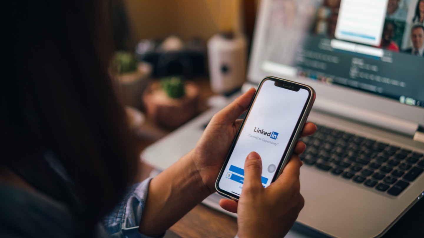 LinkedIn Account Rental: The Secret to Scaling Outreach Fast