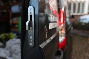 secure-it-vehicle-security-van-ford-transit-connect-deadlocks-surrey-croydon-9
